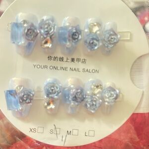 Blue Floral Press-on Nails